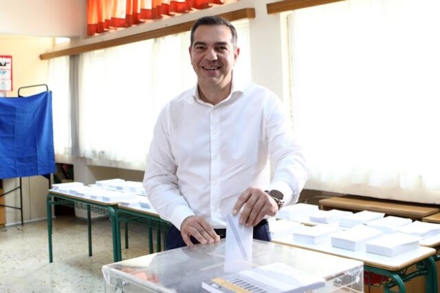 Ο Αλέξης Τσίπρας ψήφισε στην Κυψέλη – “Η αλλαγή είναι στα χέρια του λαού μας”