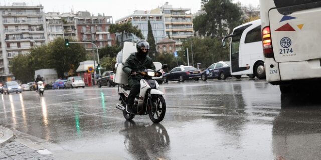 Καιρός Θεσσαλονίκη: Αυξημένες νεφώσεις με σποραδικές καταιγίδες