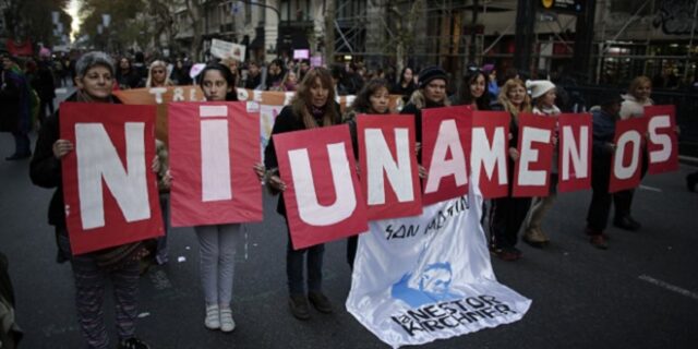 Αργεντινή: Ηχηρή διαδήλωση στο Μπουένος Άιρες κατά της έμφυλης βίας – Νέα γυναικοκτονία σόκαρε τη χώρα