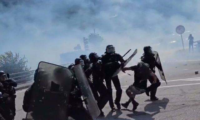 Γαλλία: Συγκρούσεις διαδηλωτών με αστυνομικούς στη Σαβοΐα