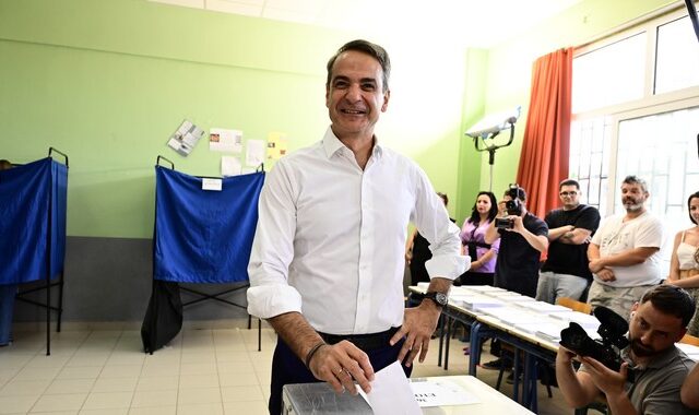 Ο Κυριάκος Μητσοτάκης ψήφισε στην Κηφισιά – “Να αποκτήσει ο τόπος σταθερή κυβέρνηση με ορίζοντα 4ετίας”