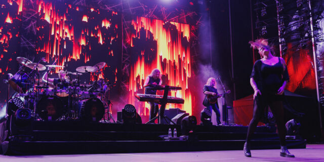 Είδαμε τους Nightwish που άνοιξαν το Release – Η έγκυος Floor Jansen σάρωσε με εντυπωσιακό headbanging