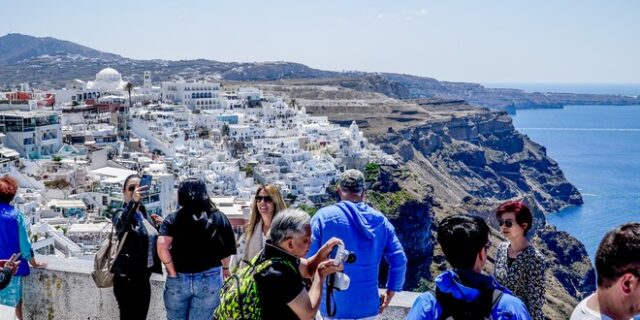 Πέντε μόλις Περιφέρειες της Ελλάδας από τις 13 εισέπραξαν το 90% των εσόδων από τον τουρισμό