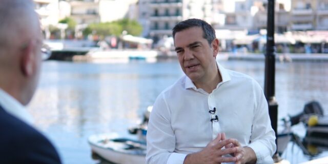 Τσίπρας: “Ψεύτικες οι εξαγγελίες Μητσοτάκη για προσλήψεις, αυξήσεις μισθών και φοροελαφρύνσεις”