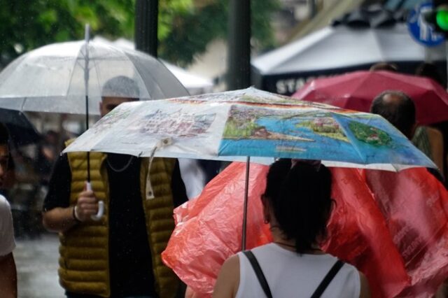 Καιρός Αθήνα: Βροχές και καταιγίδες από το μεσημέρι