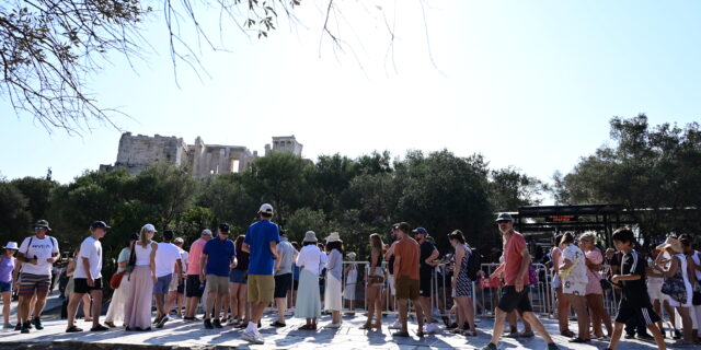 Ακρόπολη: Ξεκινούν επιτέλους πιλοτικά οι ζώνες επισκεψιμότητας- Τι συμβαίνει με τα πλαστά εισιτήρια