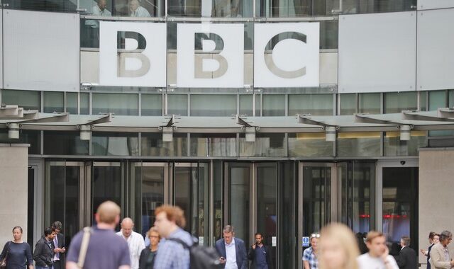 BBC: “Ανοησίες” λέει το φερόμενο θύμα του παρουσιαστή για το σκάνδαλο – “Δεν συνέβη τίποτα παράνομο”