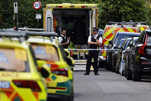 Βρετανία: 7 παιδιά και 2 ενήλικες τραυματίσθηκαν από την πτώση αυτοκινήτου σε δημοτικό σχολείο στο Γουίμπλεντον