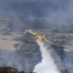 Φωτιές: Εκκένωση οικισμού στη Χίο - Καλύτερη εικόνα σε Δίστομο και Ζάκυνθο