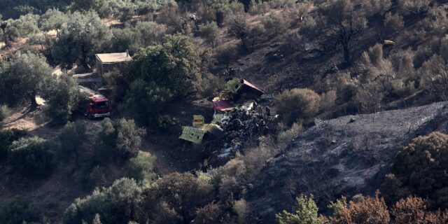 Συντριβή Canadair στην Κάρυστο: Πρώτο θέμα στα διεθνή ΜΜΕ