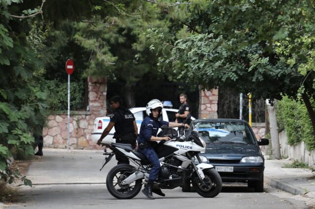 Επεισοδιακή καταδίωξη στο κέντρο της Αθήνας – Τραυματίστηκαν δύο αστυνομικοί