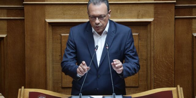 Φάμελλος: Δεν αξίζει στην Ελλάδα μία κυβέρνηση διαπιστώσεων και συγγνώμης μετά τις καταστροφές