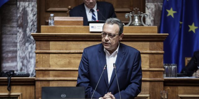 Φάμελλος: Κυβερνητική υποκρισία για τους απόδημους