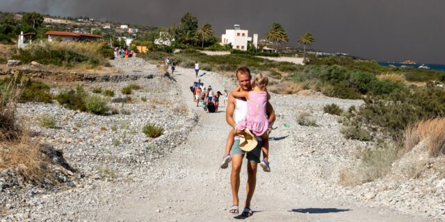 Καταστροφικές Πυρκαγιές στη Ρόδο: Αποκαλυπτική ανάλυση για τον τουριστικό τομέα