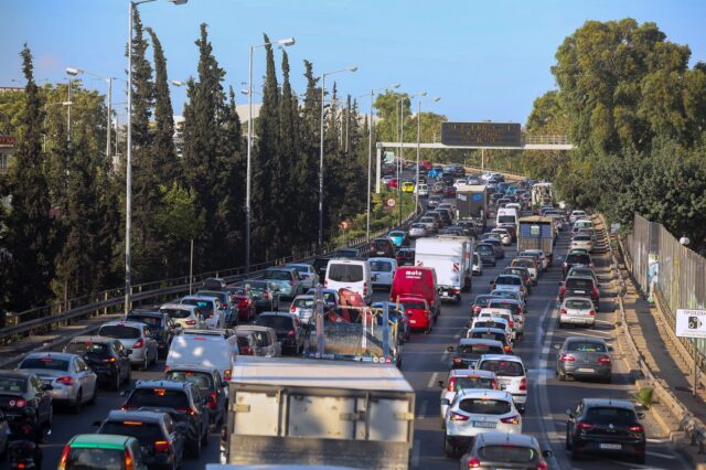 Κίνηση στους δρόμους: “Έμφραγμα” στον Κηφισό, καθυστερήσεις σε Πέτρου Ράλλη και Λ. Ποσειδώνος – LIVE ΧΑΡΤΗΣ