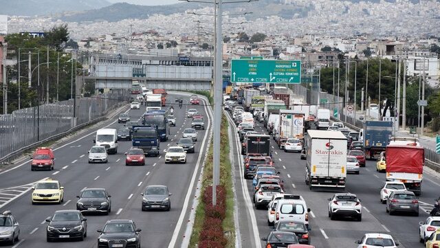 Κίνηση στους δρόμους: Σημειωτόν τα οχήματα στον Κηφισό – Προβλήματα και στο κέντρο – LIVE ΧΑΡΤΗΣ