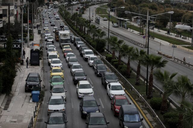 Κίνηση στους δρόμους: Προβλήματα στον Κηφισό και στην κάθοδο της Κηφισίας – LIVE ΧΑΡΤΗΣ