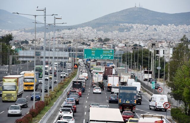 Κίνηση στους δρόμους: Προβλήματα σε Κηφισό και λεωφόρο Αθηνών – LIVE ΧΑΡΤΗΣ