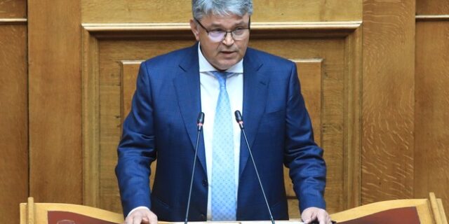 Νατσιός: Η Νίκη θεωρεί “φακέλωμα” τις νέες ηλεκτρονικές ταυτότητες