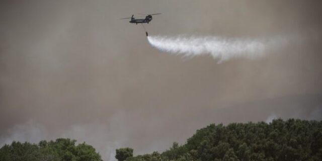 Φωτιές: Συνεχείς αναζωπυρώσεις σε Δυτική Αττική, Δερβενοχώρια και Λακωνία