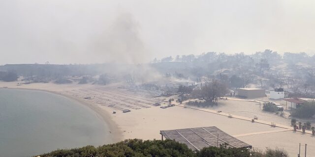 Ρόδος: “Χιλιάδες άνθρωποι σε φυγή” – Πρώτο θέμα στα γερμανικά μέσα η φωτιά στο νησί