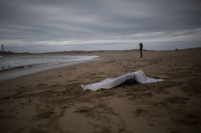 Ισπανία: Νήπιο βρέθηκε νεκρό σε παραλία – Εικάζεται ότι πρόκειται για παιδί μεταναστών