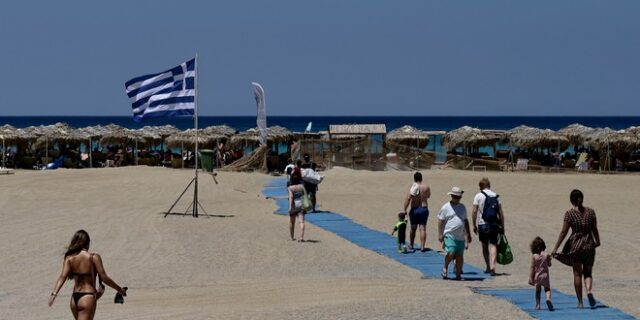 Ρεκόρ τουριστών σε Κρήτη και Αθήνα τον Ιούνιο, όμως ο τουριστικός κόσμος διαμαρτύρεται