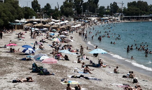 Η θερμοκρασία ανέβηκε και οι Αθηναίοι ξεχύθηκαν στις παραλίες – Εικόνες