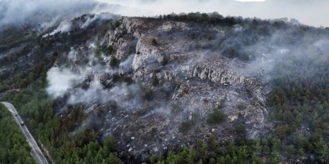 Καταστροφική η φωτιά στη Χίο – Κάηκαν περισσότερα από 600 στρέμματα δάσους