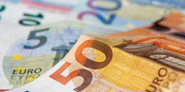 Φορολοταρία Απριλίου: Έγινε η κλήρωση – Δείτε αν κερδίσατε 50.000 ευρώ