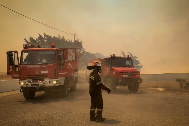 Φωτιά στη Ρόδο: Η συγκινητική ζωγραφιά κοριτσιού και το “ευχαριστώ” στους Σλοβάκους πυροσβέστες