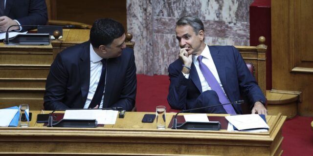 Ο Μητσοτάκης και οι υπουργοί του θρέφουν συνωμοσιολόγους και “σερίφηδες”…