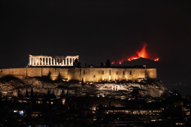 CNN για φωτιές: “Μια χαμένη μάχη για να σωθούν οι πνεύμονες της Αθήνας”