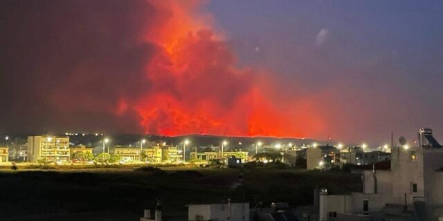 Φωτιά στην Αλεξανδρούπολη: Στο έλεος της πύρινης λαίλαπας – Ιδιαίτερα δύσκολη η νύχτα