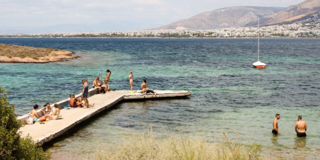 Καιρός Αθήνα: Αίθριος καιρός την Κυριακή – Ισχυρά μελτέμια στα ανατολικά