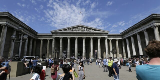 Βρετανικό Μουσείο: – Έκθετη η διοίκηση – “Υπήρχε καταγγελία τουλάχιστον 3 χρόνια πριν από την κλοπή”
