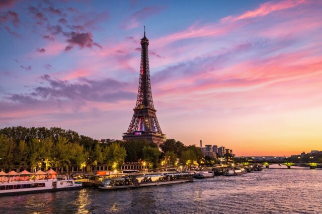 Γαλλία: Μεθυσμένοι τουρίστες διανυκτέρευσαν στην κορυφή του Πύργου του Άιφελ