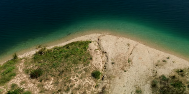 Ζαραβίνα: Η εναλλακτική παραλία της Ηπείρου που κατέρριψε κάθε ρεκόρ επισκεψιμότητας