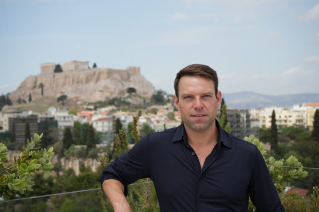 Στέφανος Κασσελάκης: Προανήγγειλε την υποψηφιότητά του για την προεδρία του ΣΥΡΙΖΑ