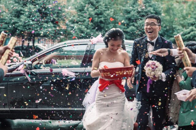 Κίνα: Αμοιβή για όσα ζευγάρια παντρεύονται, αρκεί η νύφη να είναι κάτω των 25 ετών