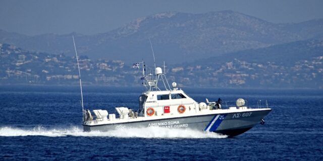 Ηράκλειο: Επιχείρηση του Λιμενικού για τη διάσωση 53 μεταναστών