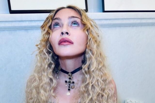 Madonna is back: Με μαύρο κορσέ, αλυσίδες και σταυρούς, μετά την περιπέτεια υγείας της