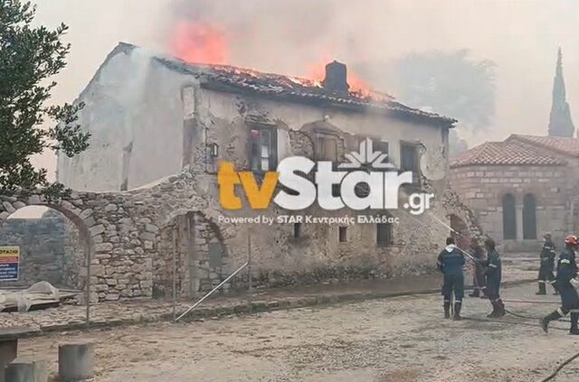 Φωτιά στη Βοιωτία: Στις φλόγες το ιστορικό μοναστήρι του Οσίου Λουκά