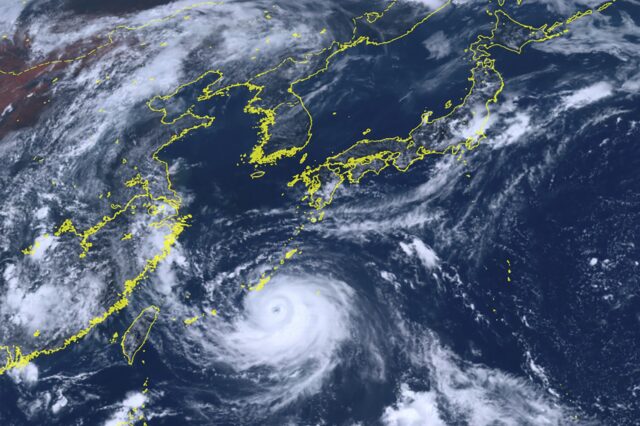 Ο τυφώνας Χανούν σάρωσε την Ιαπωνία – Ένας νεκρός, 213.000 νοικοκυριά χωρίς ρεύμα
