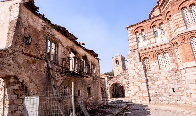 Μονή Οσίου Λουκά: Ξεκινούν οι εργασίες για την αποκατάσταση των ζημιών – Κλειστή μέχρι να ολοκληρωθούν οι εργασίες