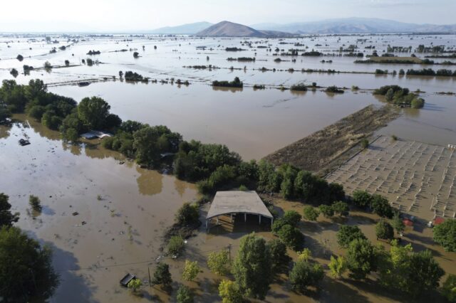 Πλημμύρες – Θεσσαλία: Ξεκίνησαν οι πληρωμές πρώτης αρωγής στους πληγέντες