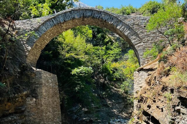 Διασώθηκε η ιστορική γέφυρα της Μεγαλόχαρης Αρτας
