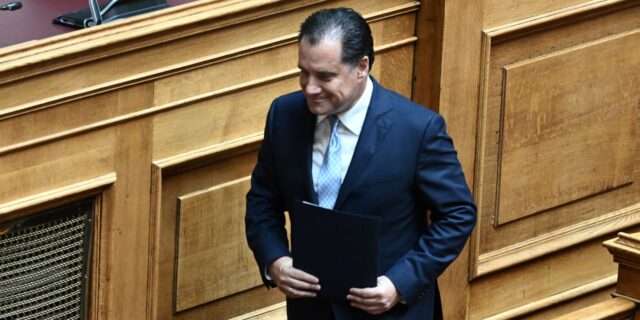 Φέρνουν στη Βουλή το 13ωρο και τις 78 ώρες εργασίας την εβδομάδα