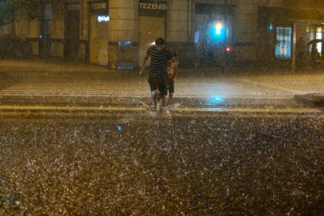 Ισπανία: Τουλάχιστον ένας νεκρός και δύο αγνοούμενοι από τις καταρρακτώδεις βροχές