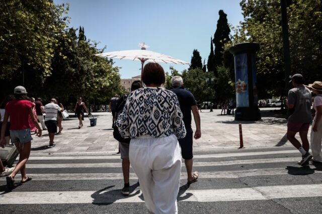 Καιρός Αθήνα: Γενικά αίθριος καιρός με αραιές νεφώσεις